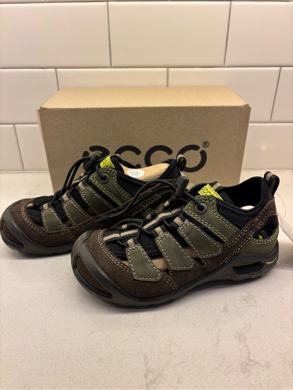 NEW: Ecco Boys Radar Sandals Grey/Green size 10.5 US